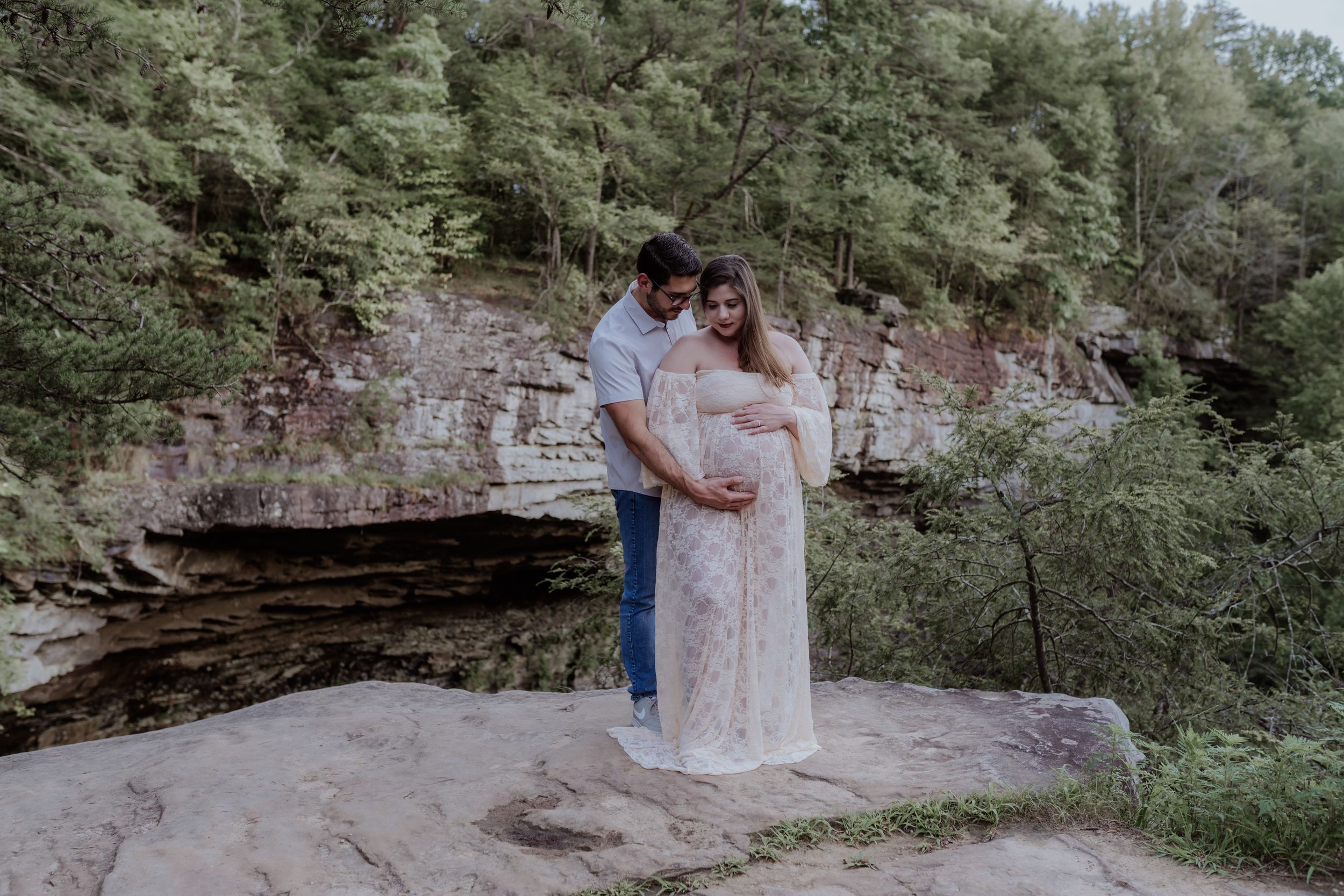 Knoxville Maternity Photographer. Roane County. Tennessee Photographer. Tennessee Maternity photography. Fine Art. Maternity Packages