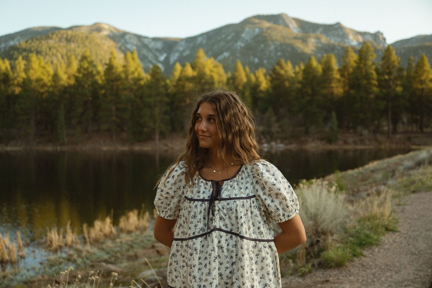 Senior photoshoot, senior photo inspo, senior photos in mountains, utah senior photographer