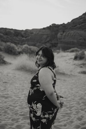 Senior photoshoot, senior photo inspo, senior photos in desert, utah senior photographer, snow canyon senior photos