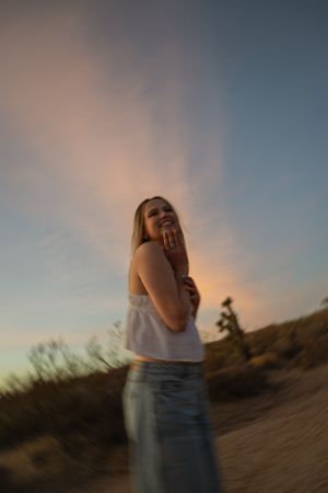 Senior photoshoot, senior photo inspo, senior photos in desert, utah senior photographer, joshua tree senior photos