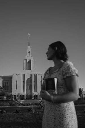 LDS sister missionary photos, LDS temple photos, LDS missionary photoshoot