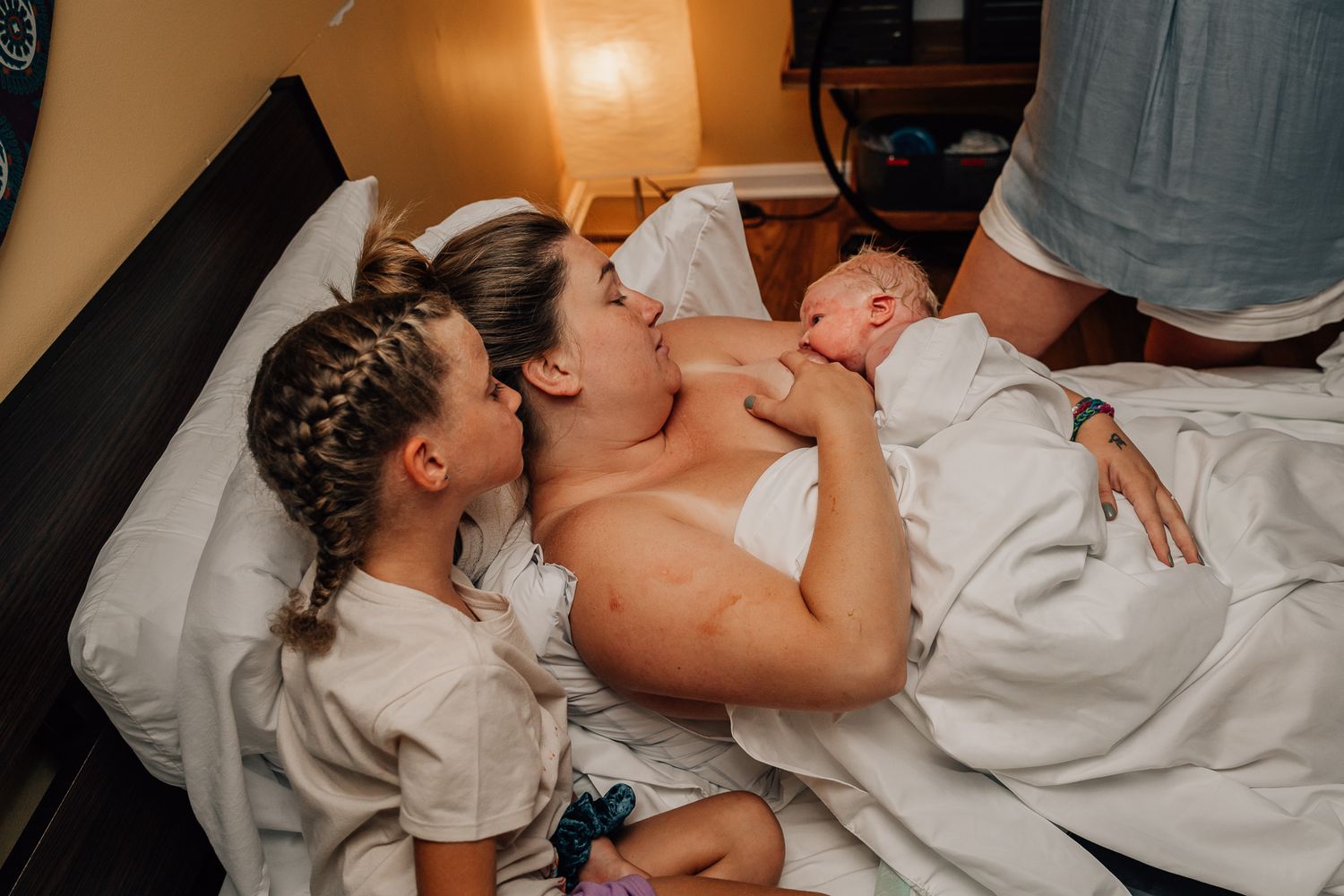 doula and birth photographer near me in northern Virginia