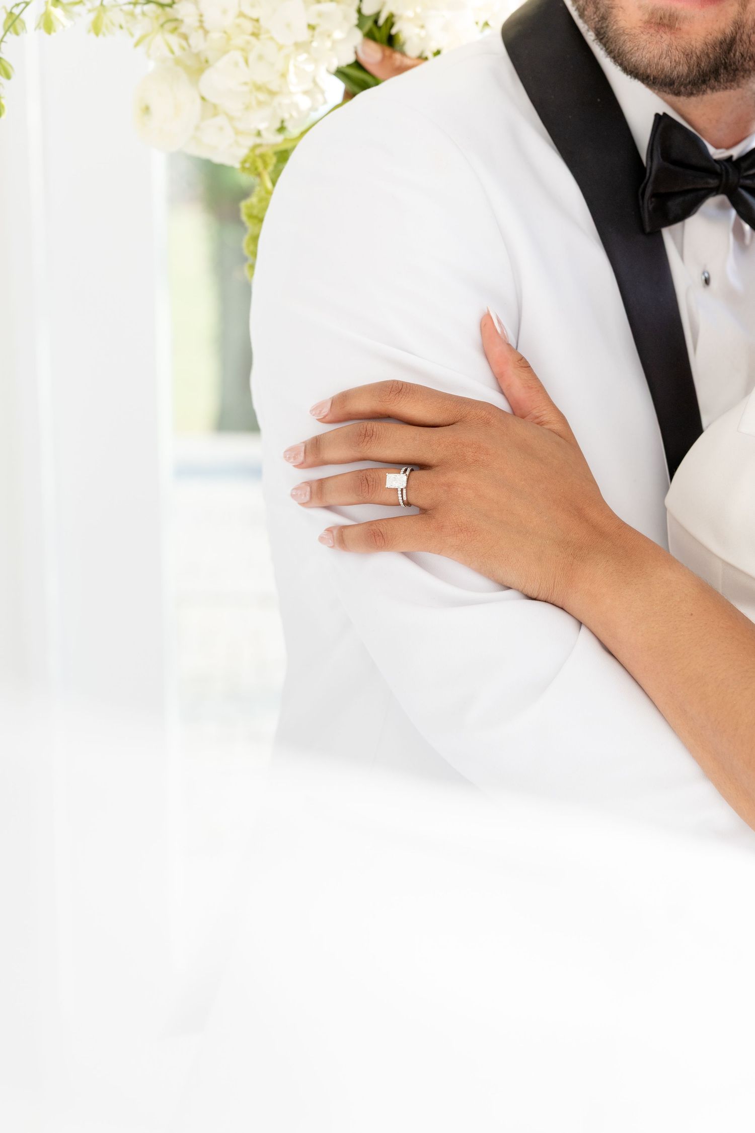 Light and airy wedding photography by Julia and Sean Photography, husband-and-wife photographers serving joyful brides in Dayton, Cincinnati