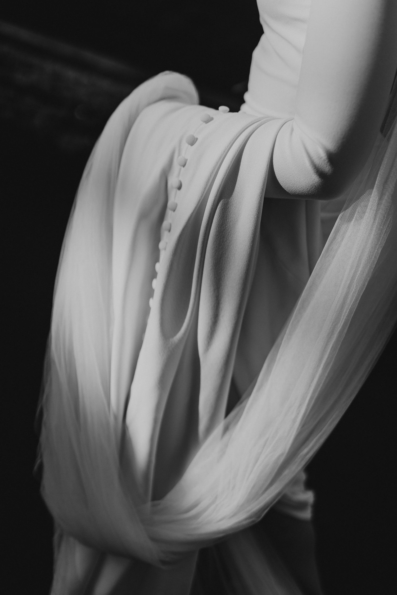 Short Wedding Photography in Bath. Elopement sunset details shots in Bath . Brides dress
