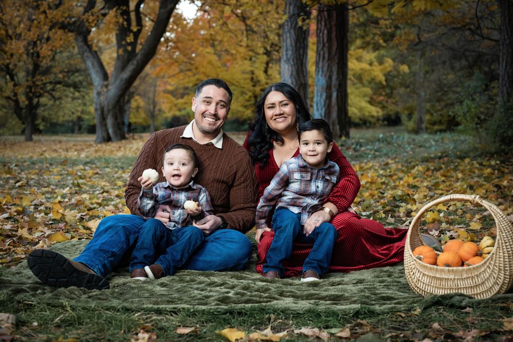 Family fall portraits take at Finch Arboretum in Spokane Washington.