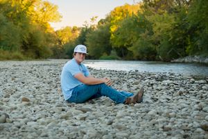 Boise River Eagle Idaho behind Bar de Nay senior boy