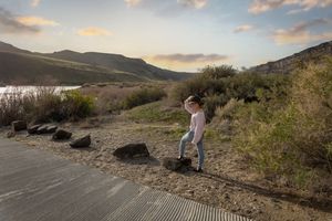 Swan Falls Dam Kuna Idaho senior girl spring