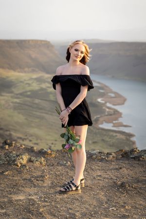 Swan Falls Dam Kuna Idaho senior girl spring