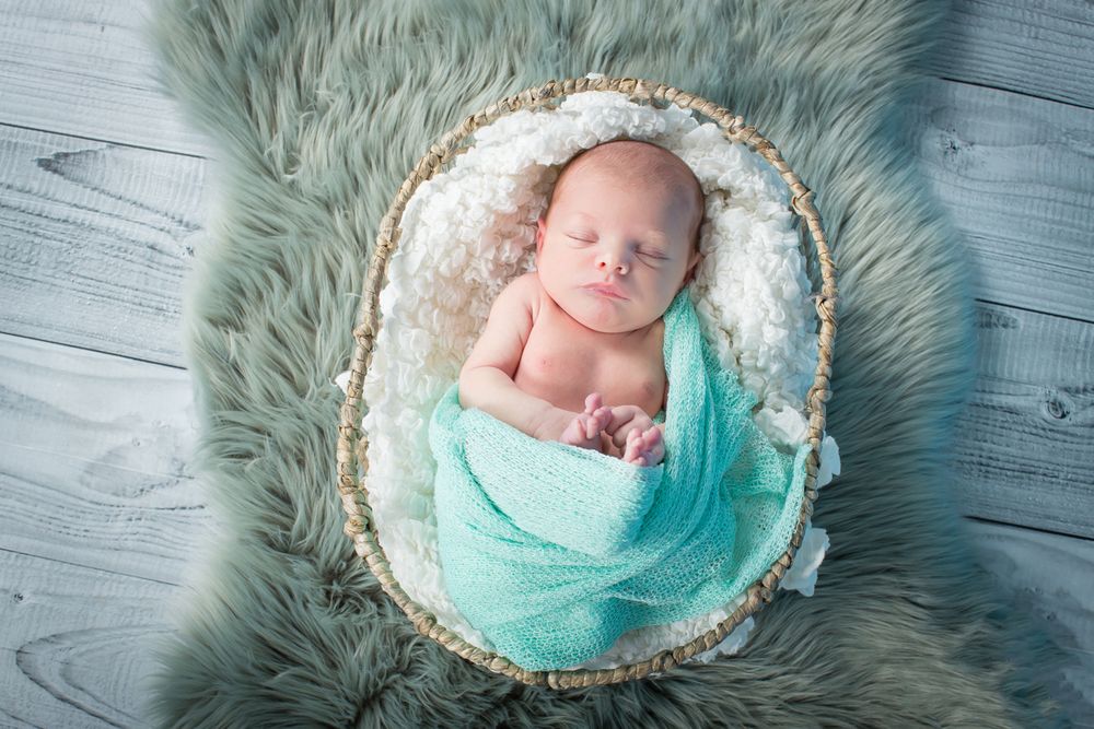 séance photo studio nourrisson bébé photographe Corse Venzolasca Bastia Borgo Folelli Biguglia Furiani Vescovato Moriani Cap Saint Florent