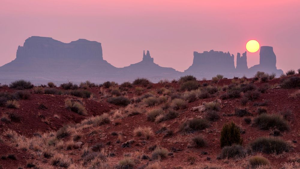 Iowa Landscape Photographer, sunrise at Monument Valley
