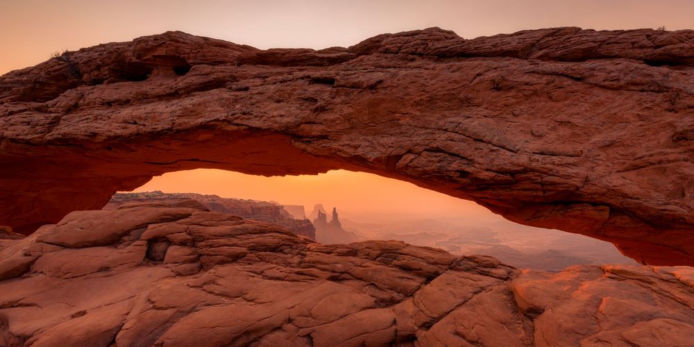 sunrise at Mesa Arch, Iowa Landscape Photographer