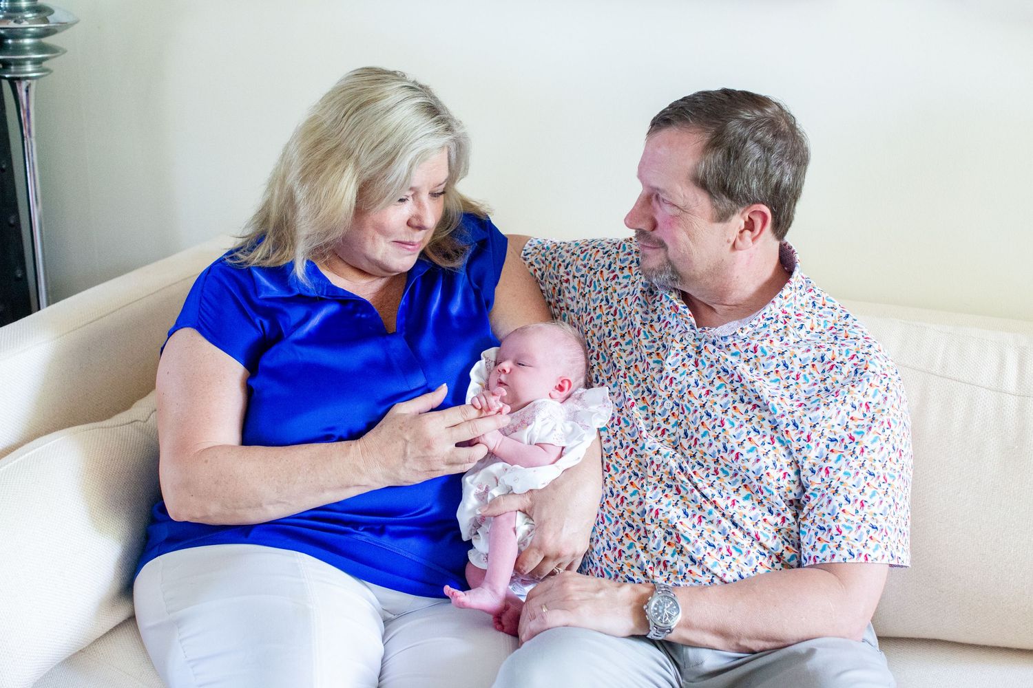 Newborn portrait. Grandparents and baby. Guaynabo, Puerto Rico.