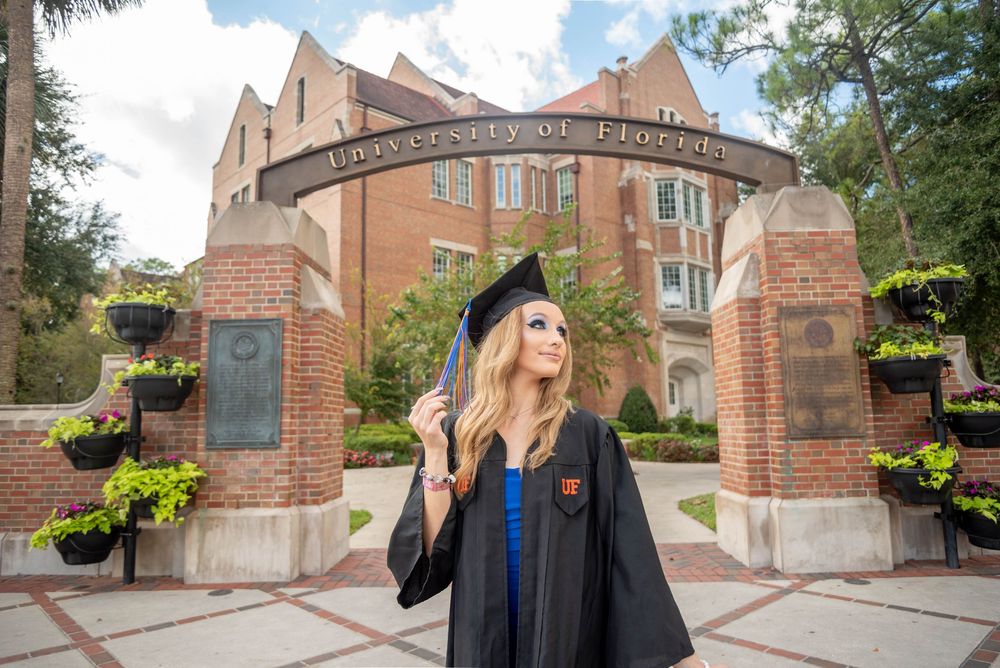 UF Graduates Photos - Jimena DC Photography