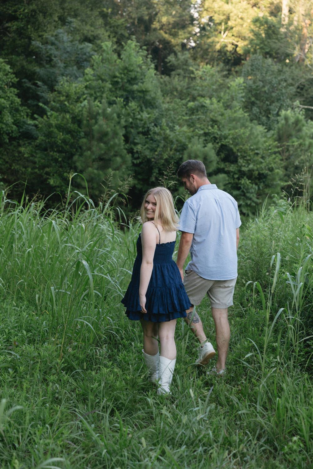 Blue Ridge couples photography with dreamy golden hour light.