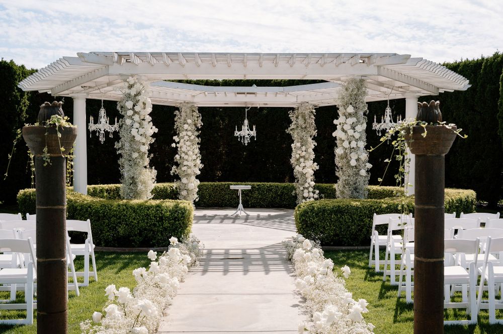 Luxury ceremony setup at Bella Fiori Gardens