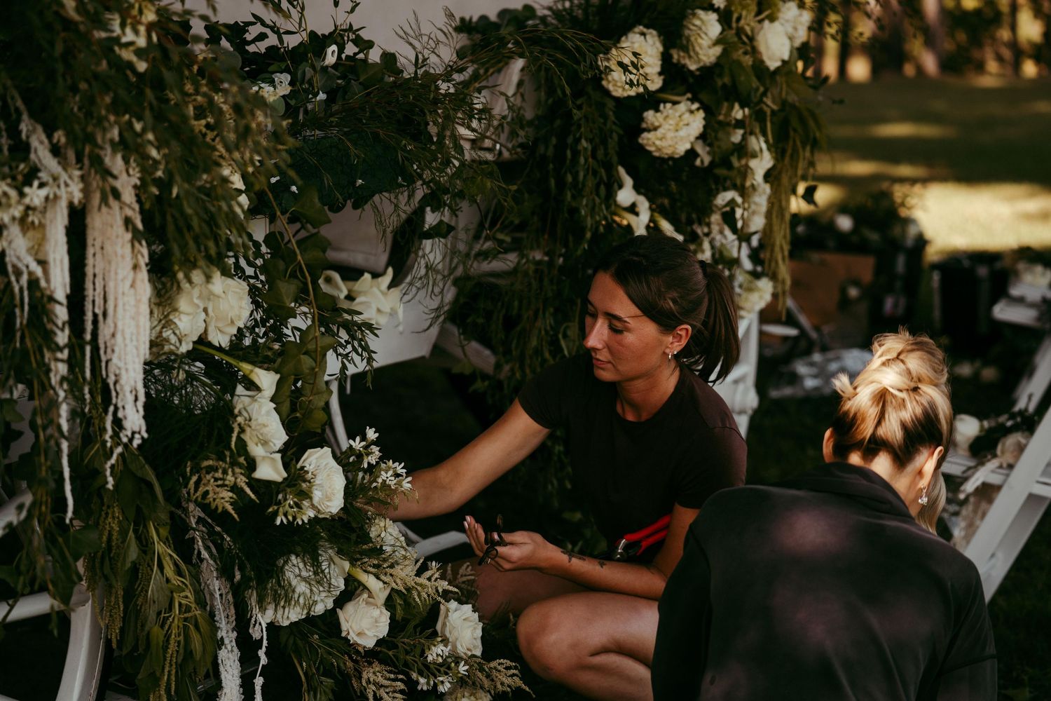 Our floral design studio specializes in luxury wedding flowers, custom bridal bouquets, romantic ceremony installations,