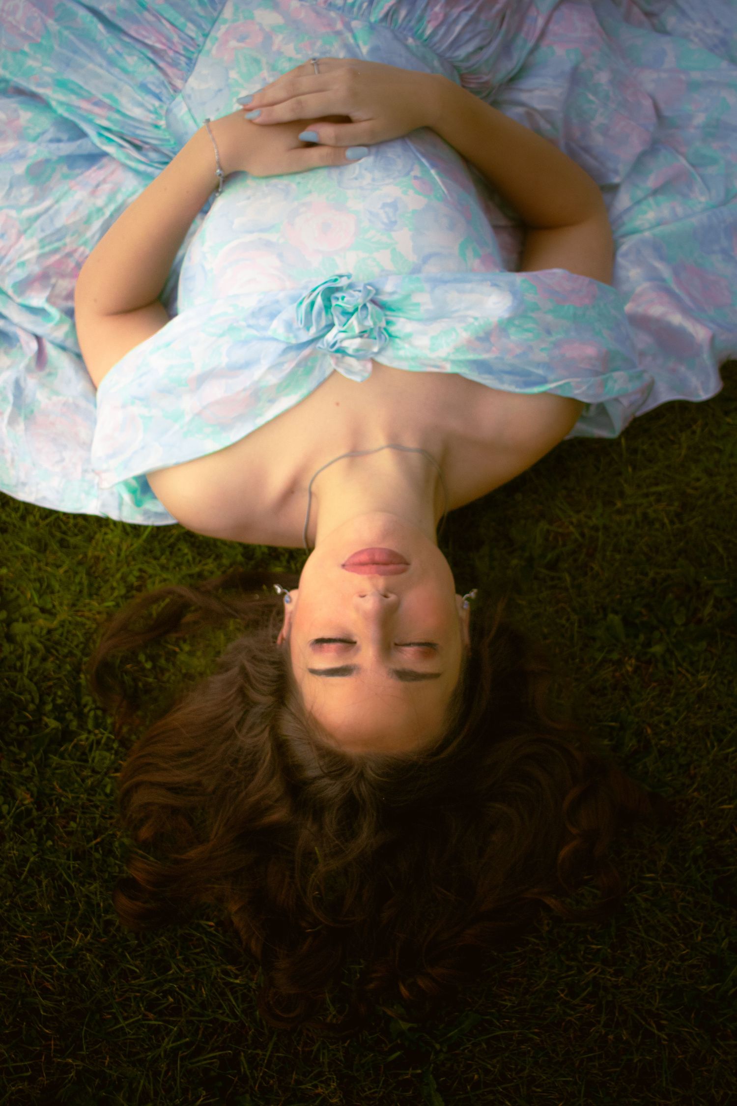 artistic portrait photography session inspired by bridgerton in hamburg, germany