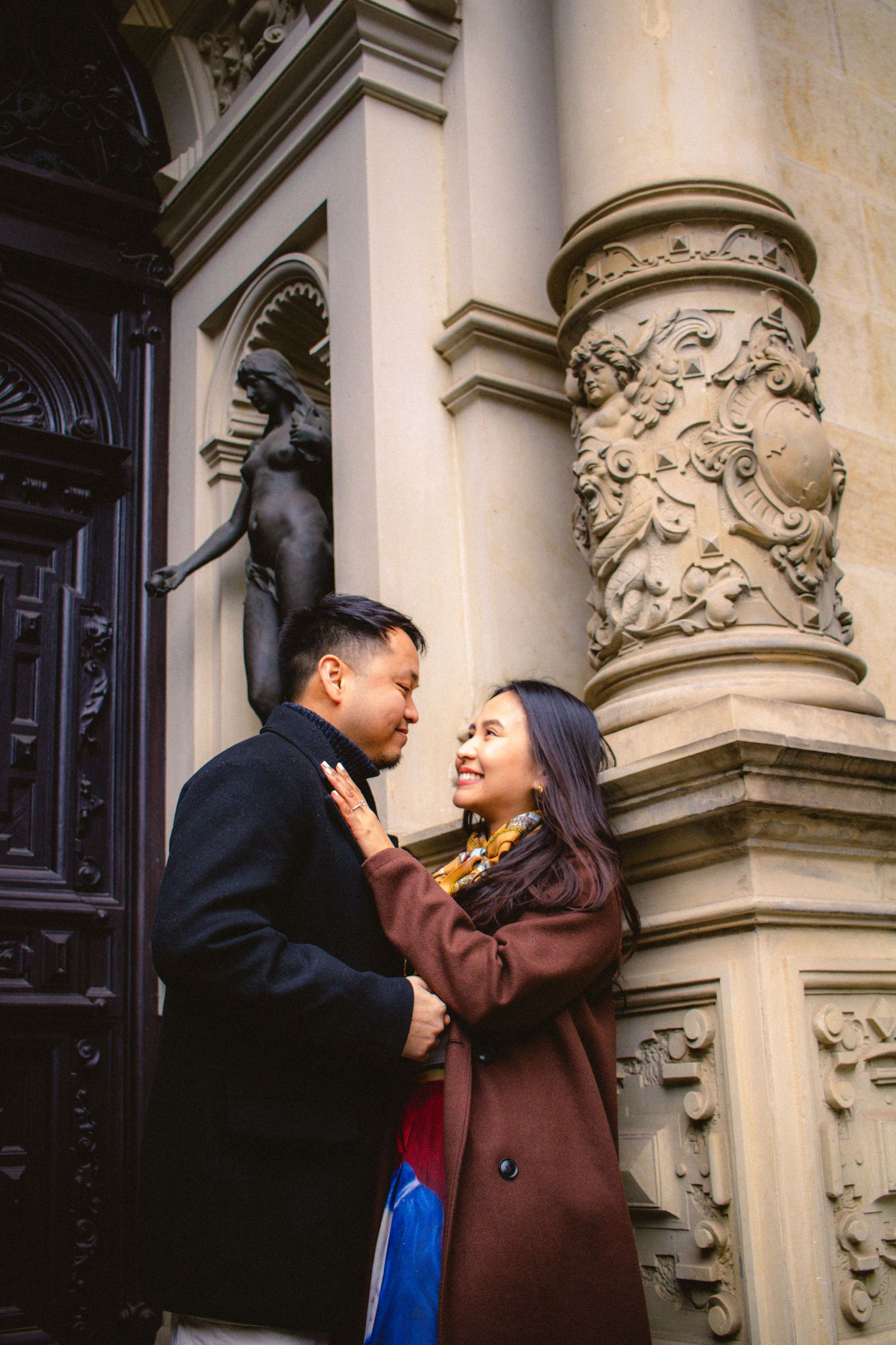 Beautiful couple photoshoot in hamburg during golden hour