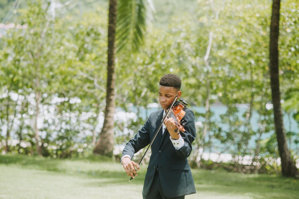 St Lucia photographer captures intimate and fun destination wedding at Zoetry Marigot Bay, St Lucia