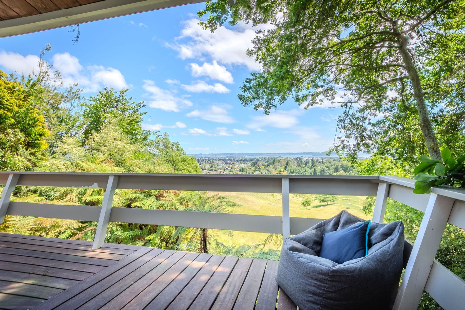 Professional commercial, real estate, Airbnb, holiday let, business, product, and branding photography in Rotorua & Bay of Plenty.