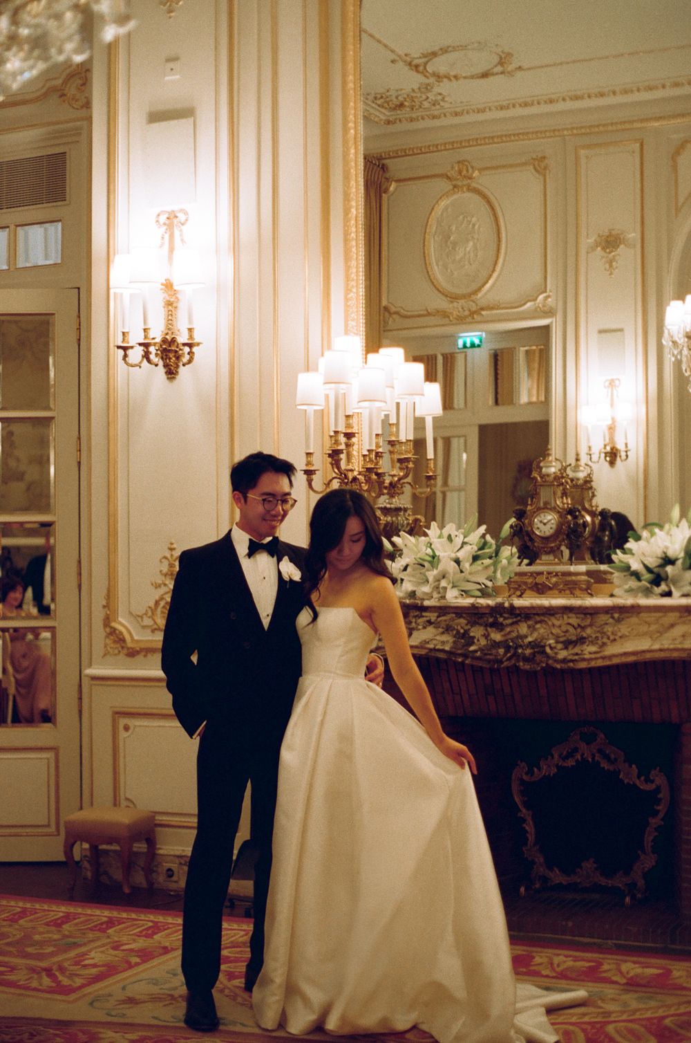 Ritz paris wedding photos, paris vintage wedding photos, 35mm paris wedding photos, paris film photographer, paris wedding photographer film