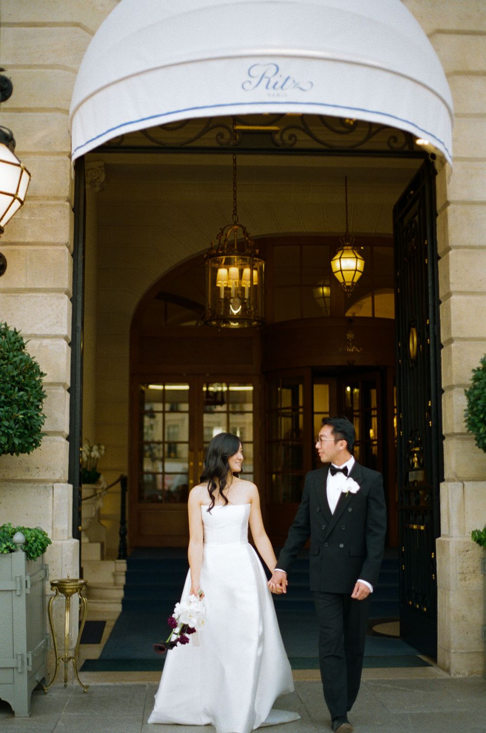 Paris elopement, Ritz paris elopement, ritz paris wedding, ritz paris wedding photographer, paris film photographer, weddings on film