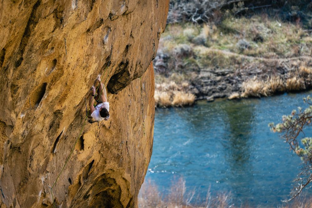 American climber Jordan Cannon climbing Lucky Pigeon in Smith Rock, USA. Climbing photography and film by Jan Virt.
