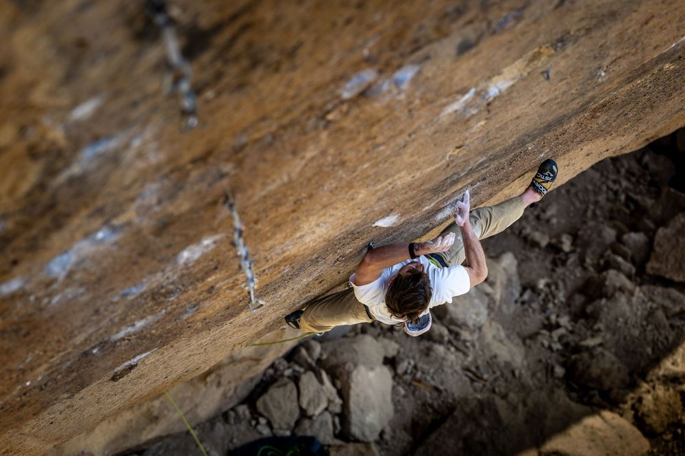 American climber Jordan Cannon climbing Lucky Pigeon in Smith Rock, USA. Climbing photography and film by Jan Virt.