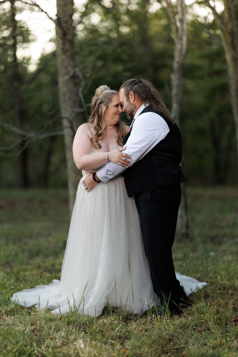 Outdoor Bride and Groom wedding photos