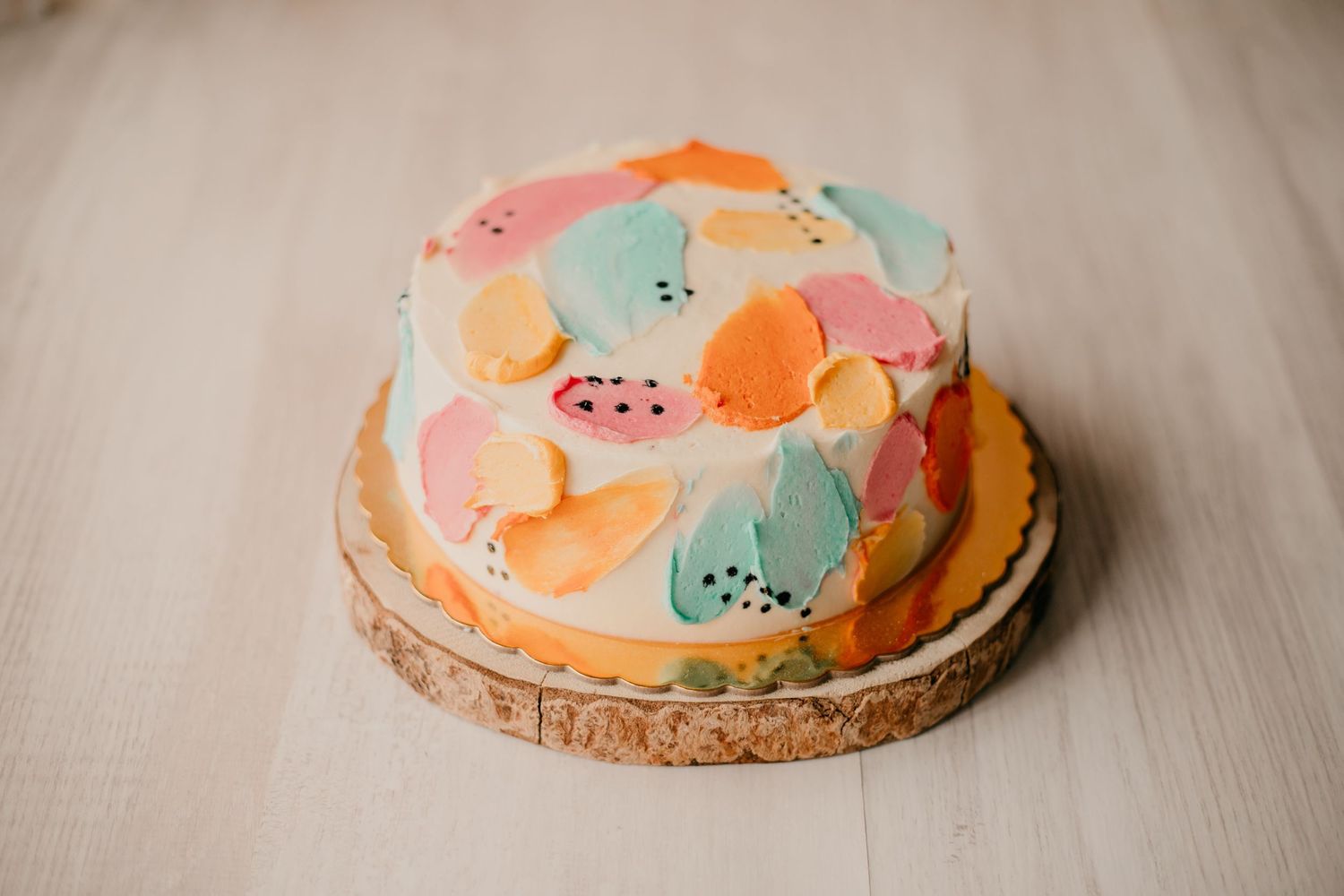 Detalle de pastel decorado para smash cake