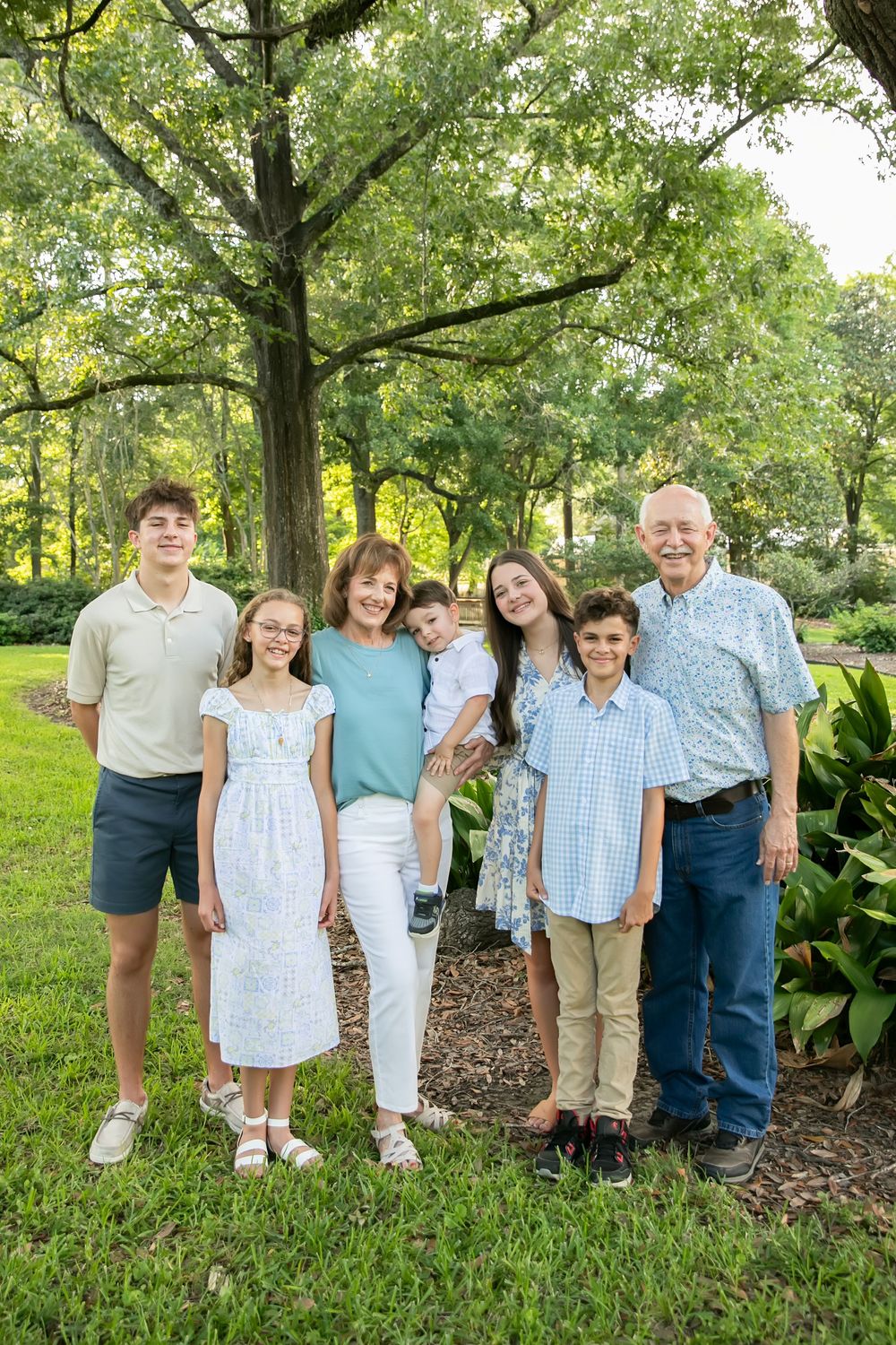 Extended family session taken at Cohn Arboretum in Central City, just outside of Baton Rouge.
