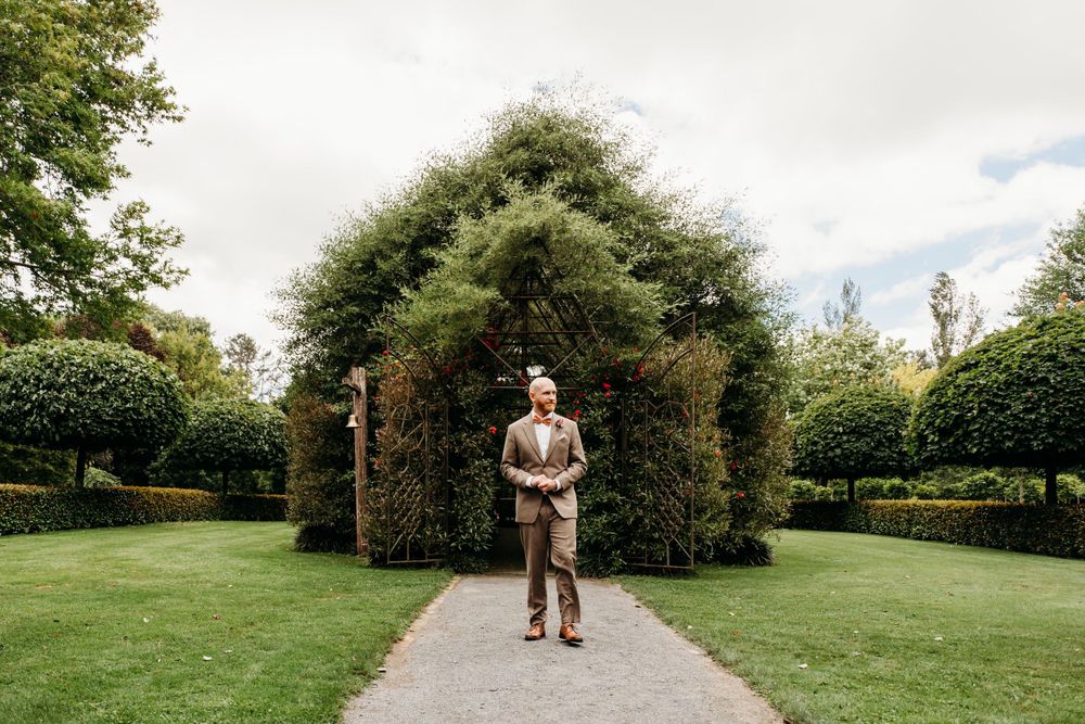 Groom-portrait-outside-the-tree-church