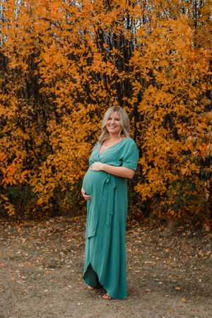maternity session in the fall at Katepwa