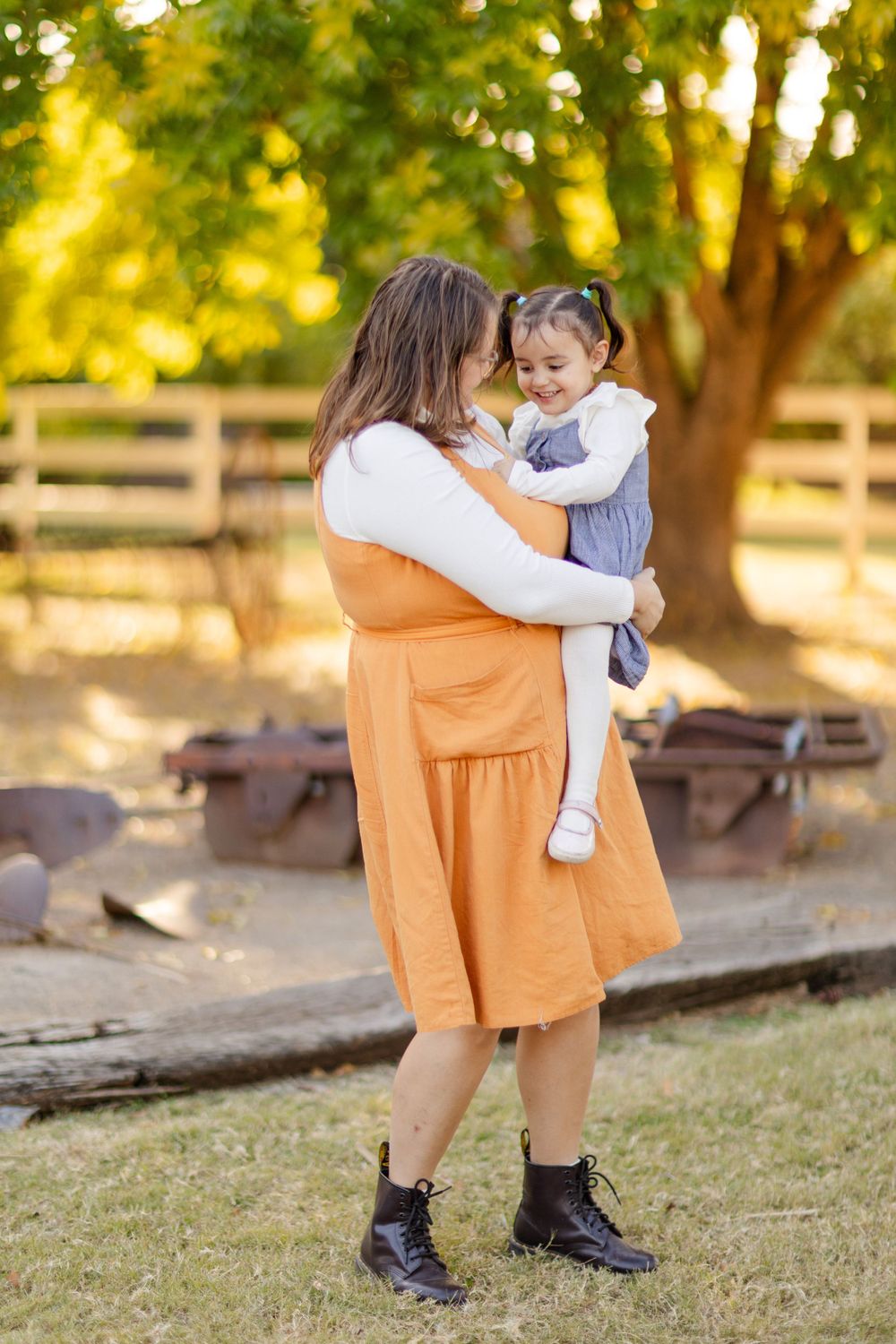 Family Session in Manistee Ranch Park in Glendale, Arizona by Jen Lynn Studios.