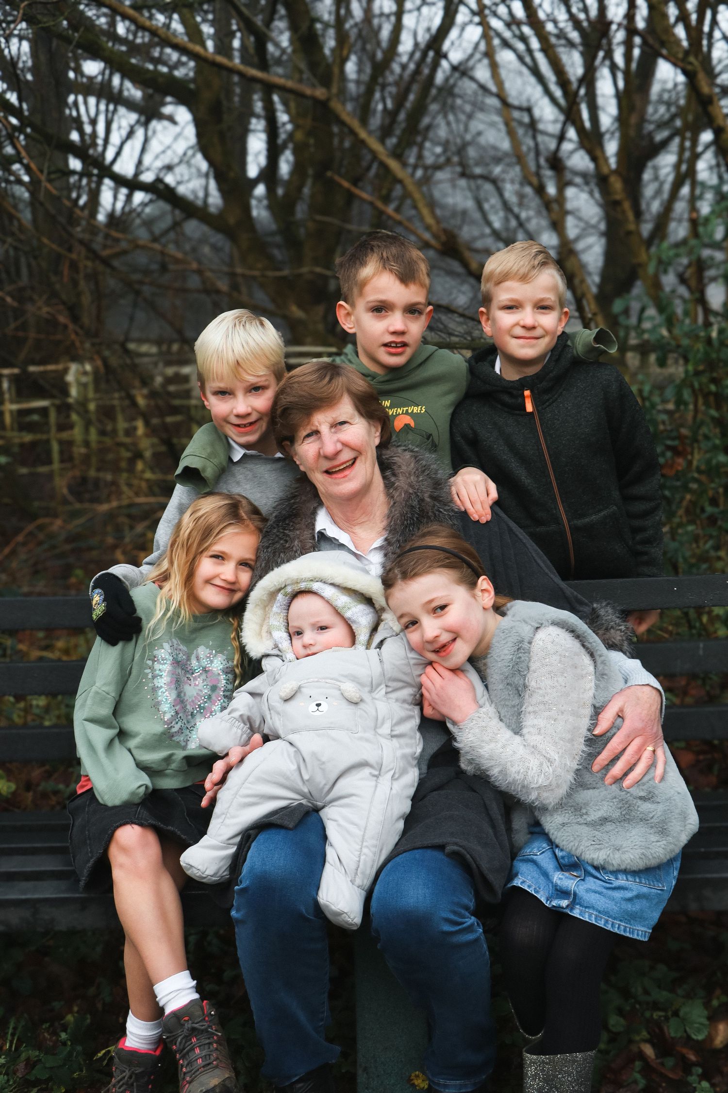 Family Portrait Session, Mothers Day Portrait Session. Portrait of family and mum, dad , outdoor portrait shoot. Woodland, natural.
