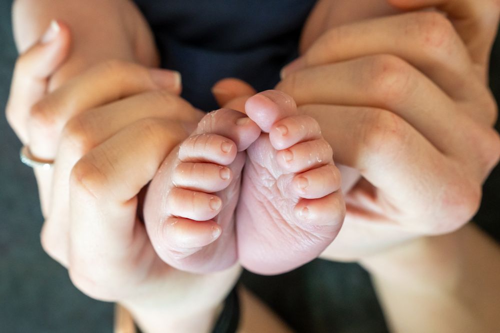 newborn baby feet