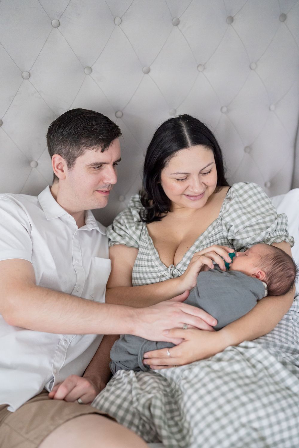 Newborn Lifestyle Family Session by Houston Photographer in home
