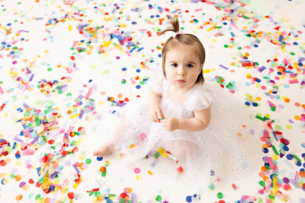 Confetti Mini Sessions with Kendall Kuss Photography in Watertown WI. Waukesha County family photographer.