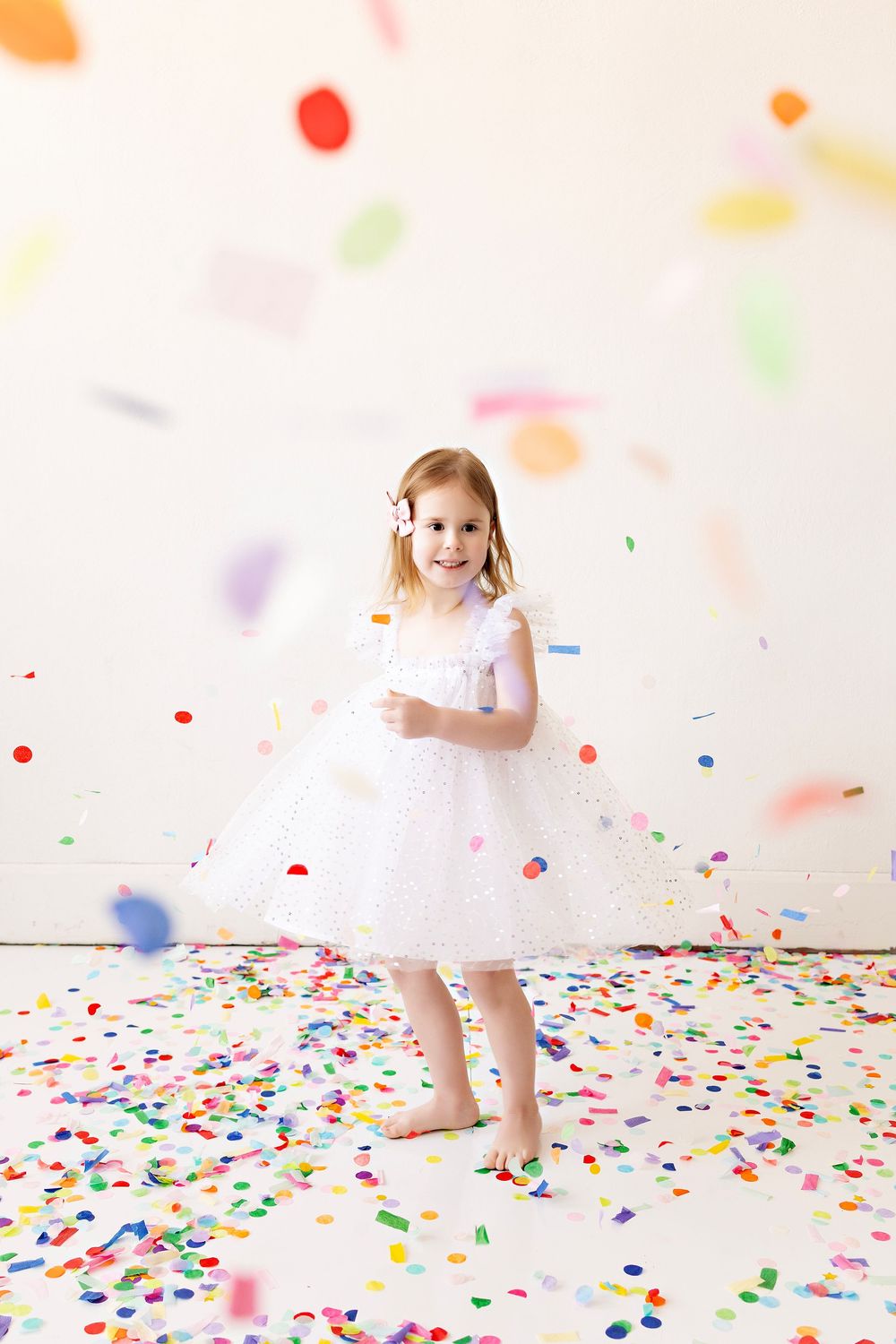 Confetti Mini Sessions with Kendall Kuss Photography in Watertown WI. Waukesha County family photographer.