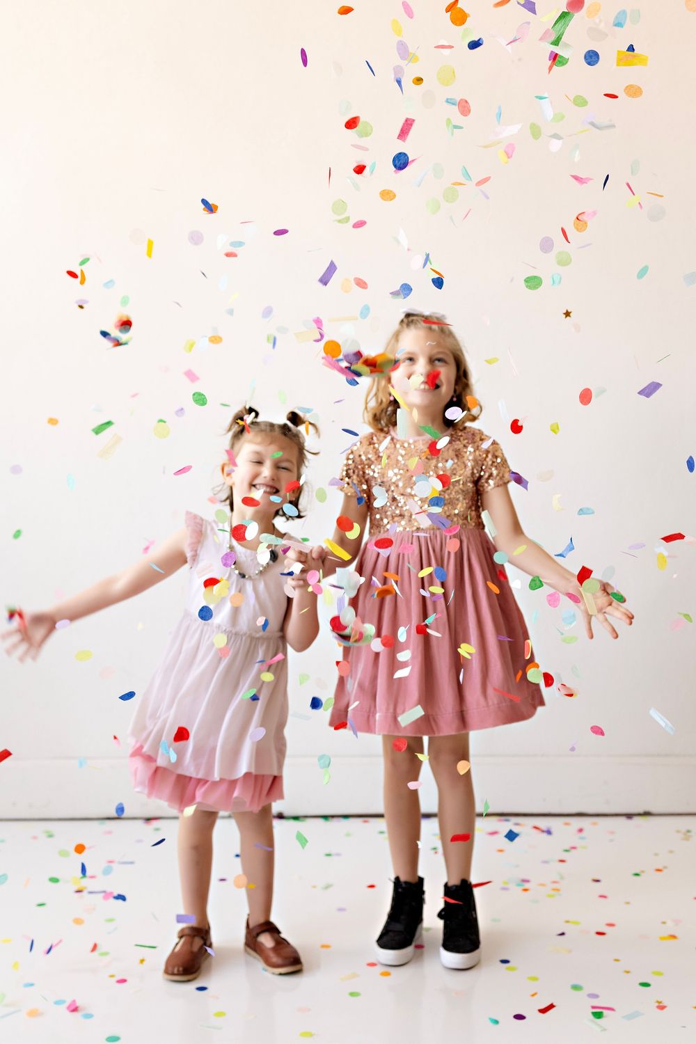 Confetti Mini Sessions with Kendall Kuss Photography in Watertown WI Jefferson County family photographer