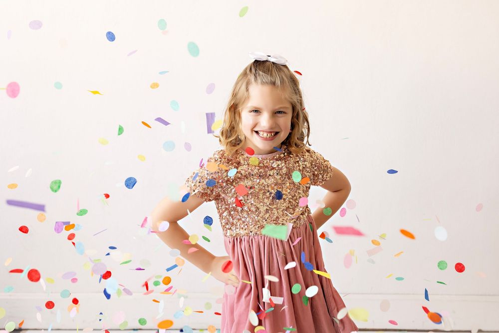 Confetti Mini Sessions with Kendall Kuss Photography in Watertown WI. Waukesha County family photographer.