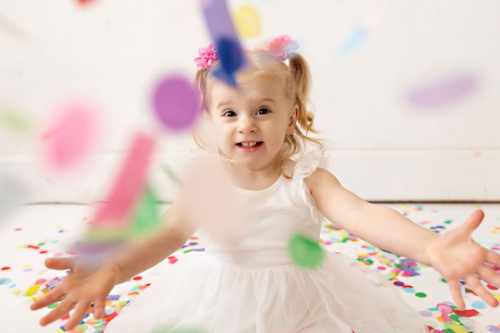 Confetti Mini Sessions with Kendall Kuss Photography in Watertown Wisconsin family photographer.