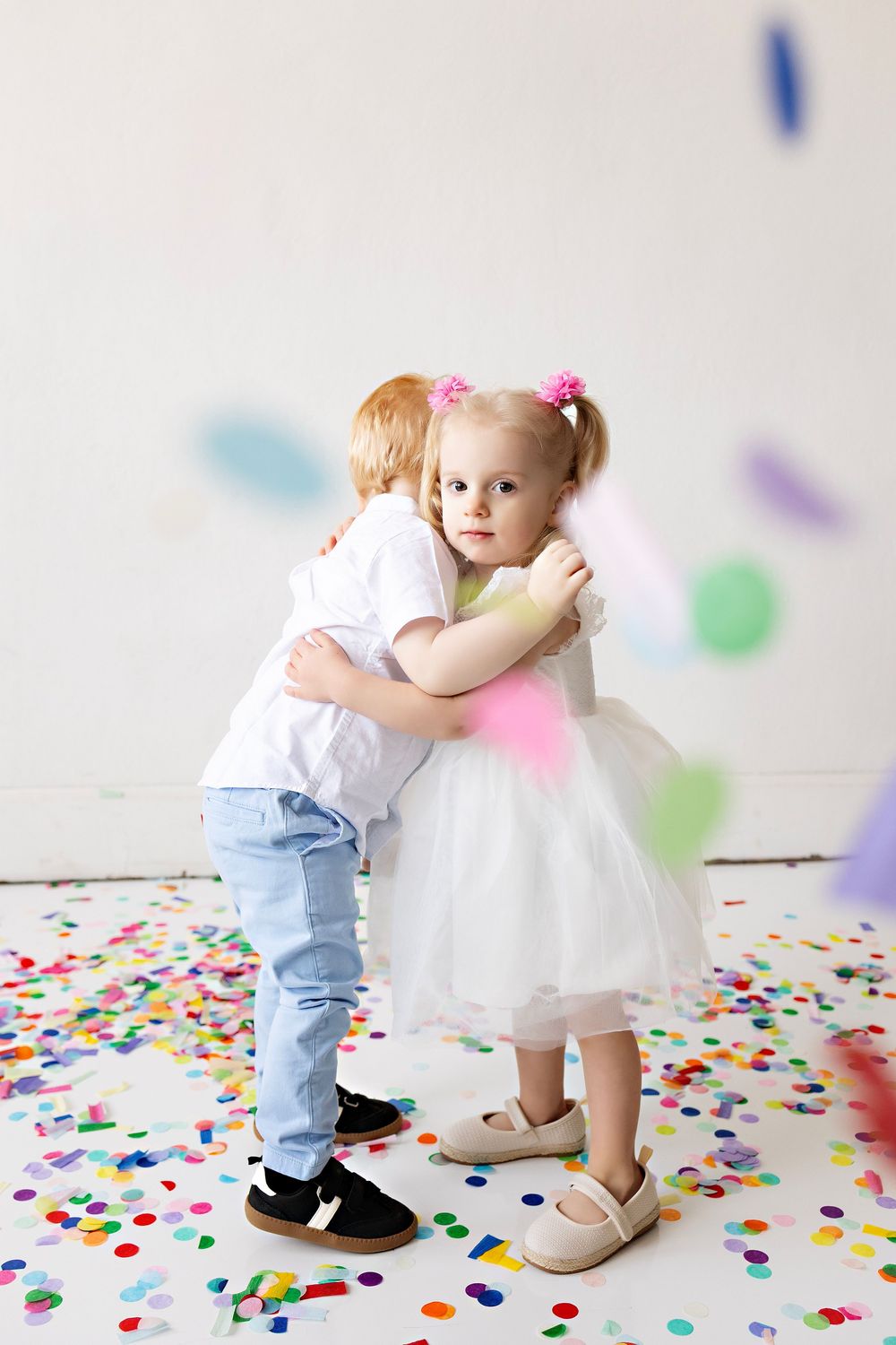 Confetti Mini Sessions with Kendall Kuss Photography in Watertown WI. Wisconsin family photographer.
