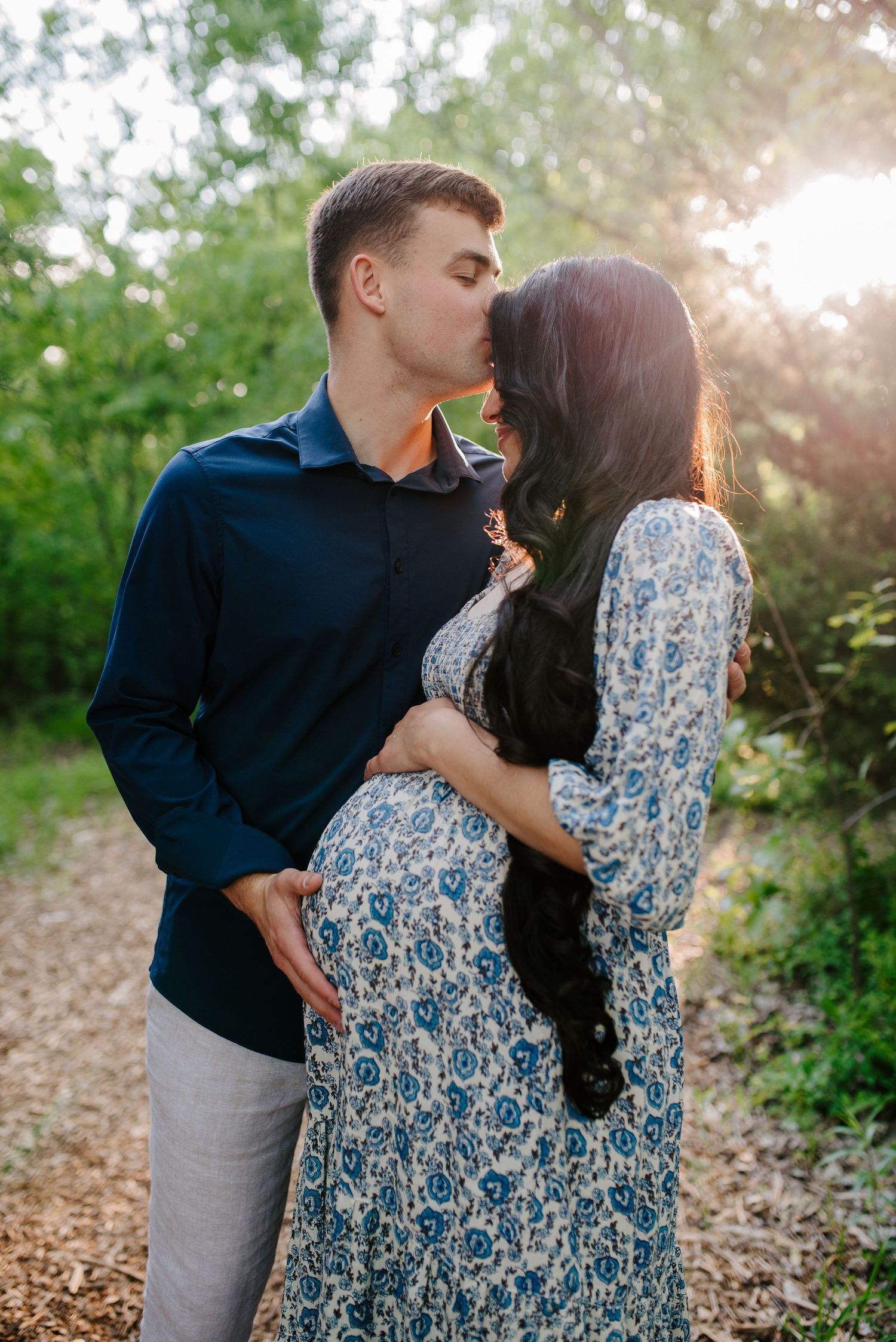 Maternity pregnancy photo session in Sedgwick County Park, family pictures in Wichita, KS, by Jessica Nadine Photography
