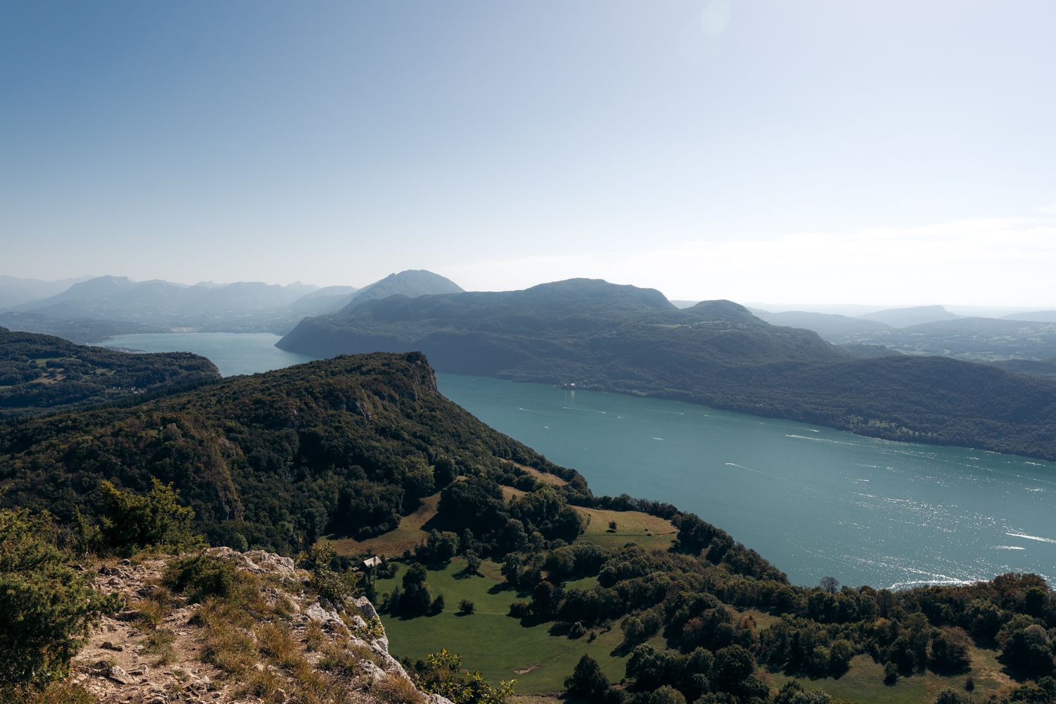 Lac du bourget depuis le belvédère de cessens