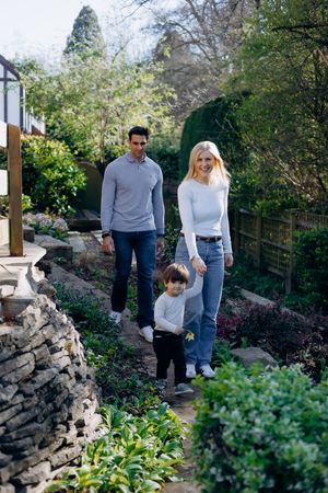 Family photographer in Gloucester and the Cotswolds capturing a family photoshoot.