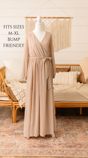 Client closet maternity dress available for photography sessions at Anna Carreno Photography