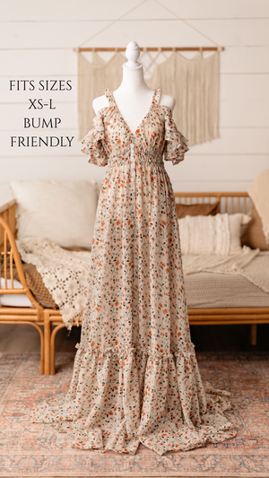 Client closet maternity dress available for photography sessions at Anna Carreno Photography