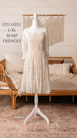 Client closet maternity dress available for photography sessions at Anna Carreno Photography