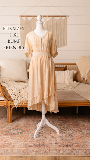 Client closet maternity dress available for photography sessions at Anna Carreno Photography